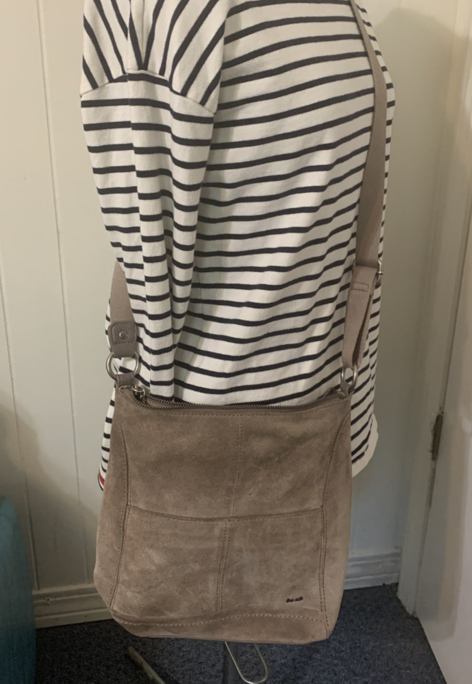 The Sak Lucia Crossbody Mushroom Suede, Adjustable strap, lots of pockets - Picture 1 of 13